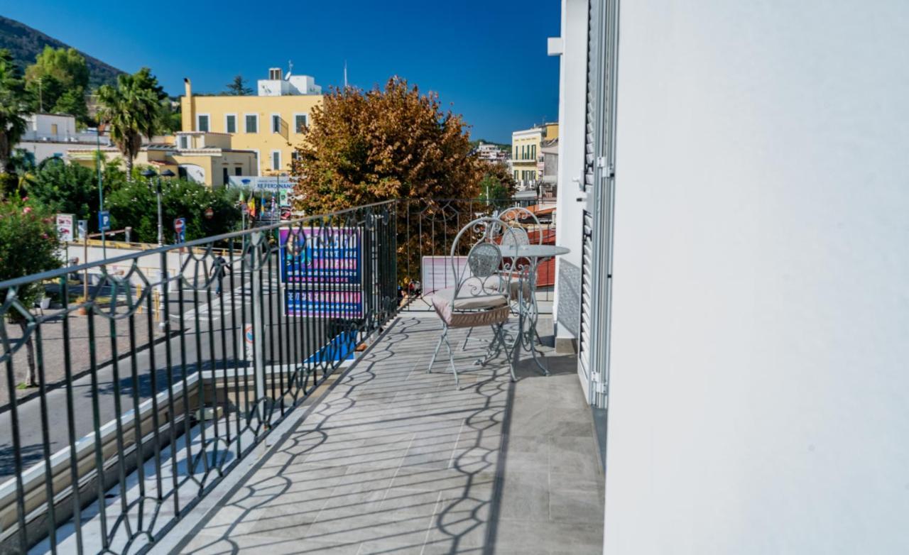 Alloggio Nuovissimo Al Centro E Rilassante Isquia Exterior foto