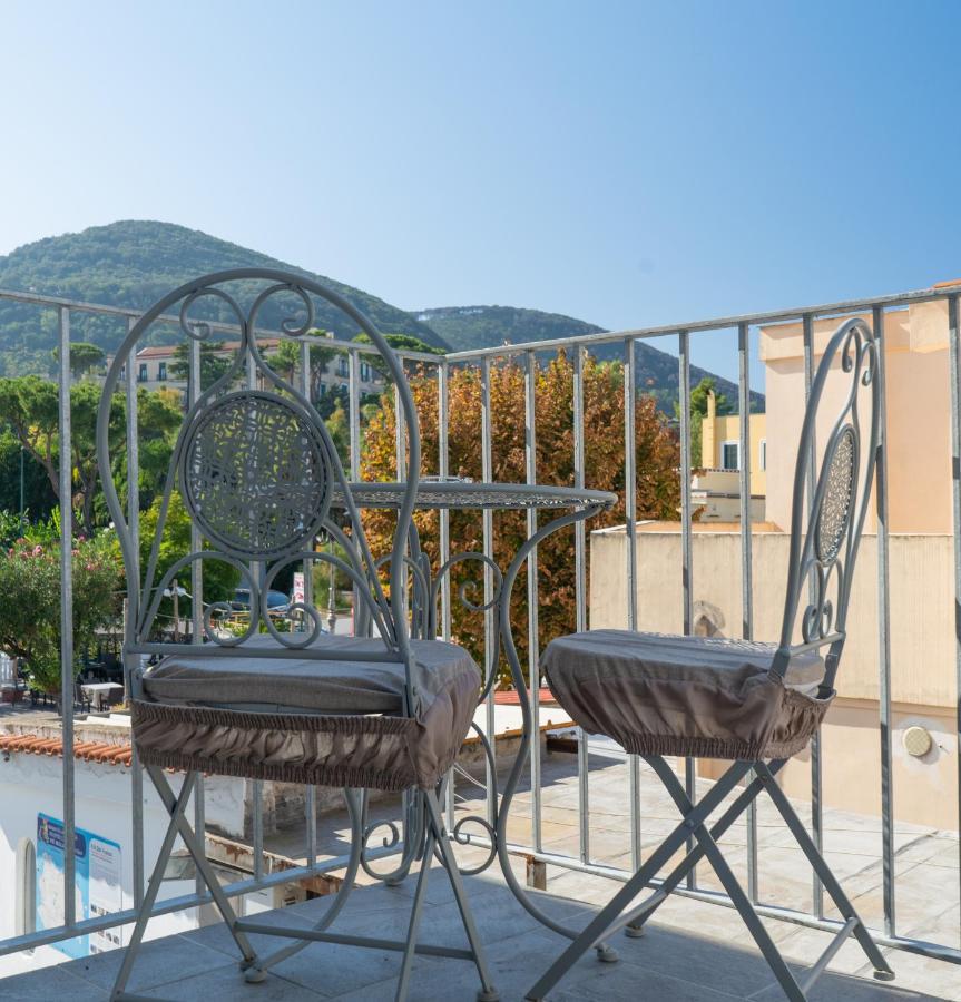 Alloggio Nuovissimo Al Centro E Rilassante Isquia Exterior foto